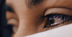 joga-piekna-kajal-kredka