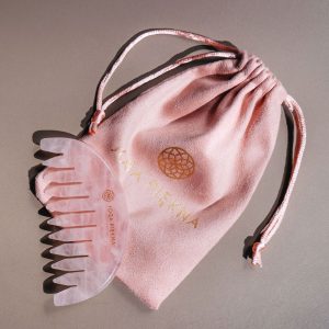 Grzebień do masażu skóry głowy z różowego kwarcu